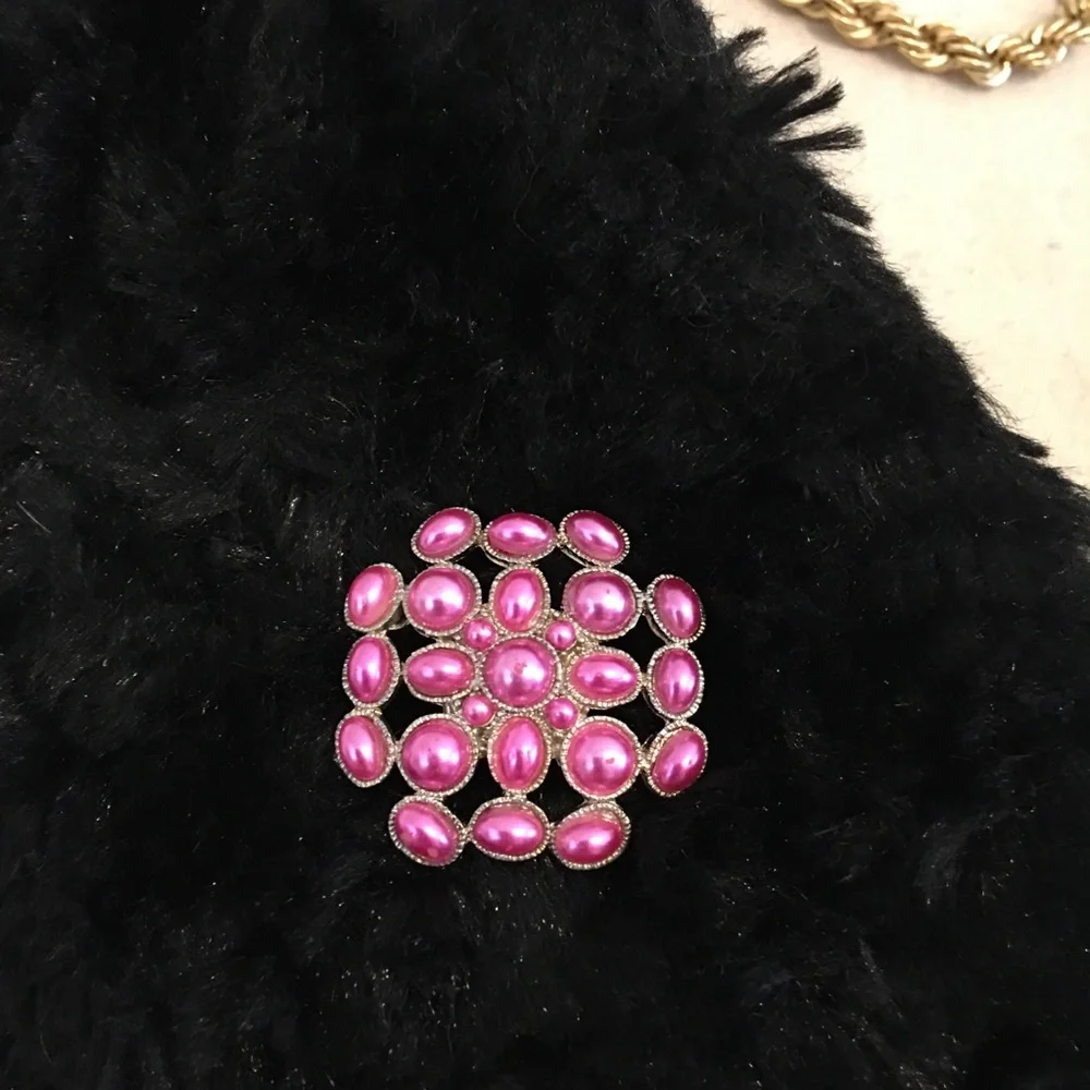 Vintage 80s metallic pink faux pearl pin brooch